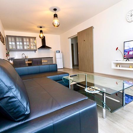 Modern Apartment • Garden • Near The City Center Praga Exterior foto
