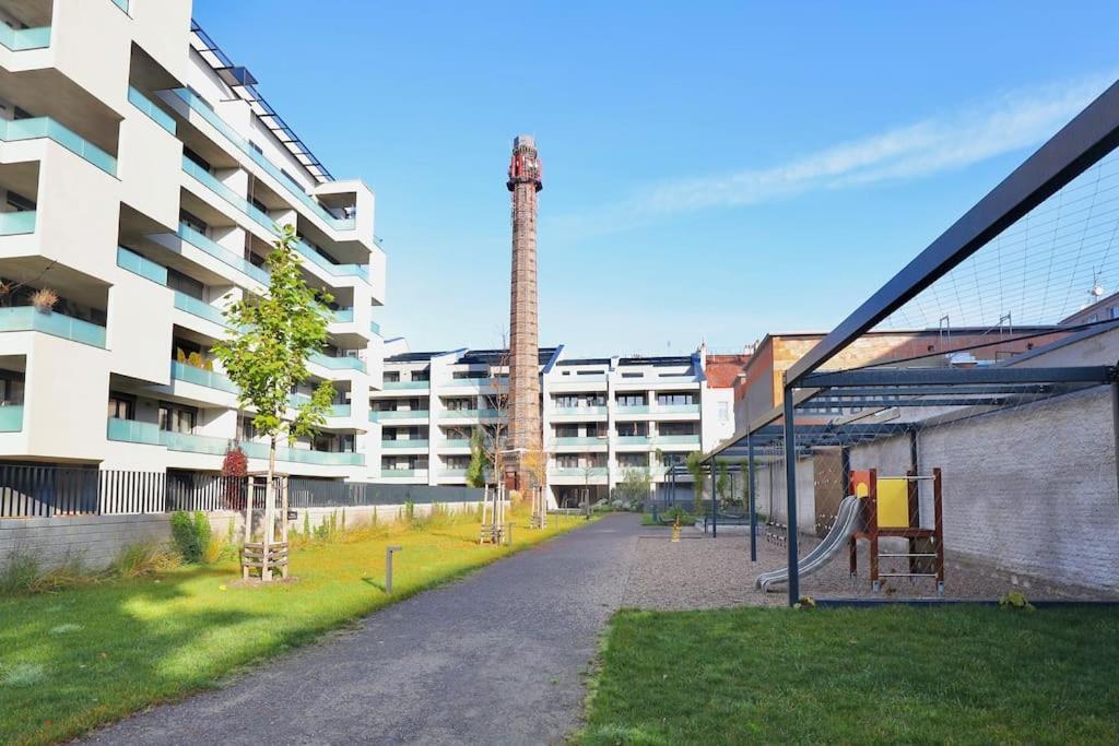 Modern Apartment • Garden • Near The City Center Praga Exterior foto